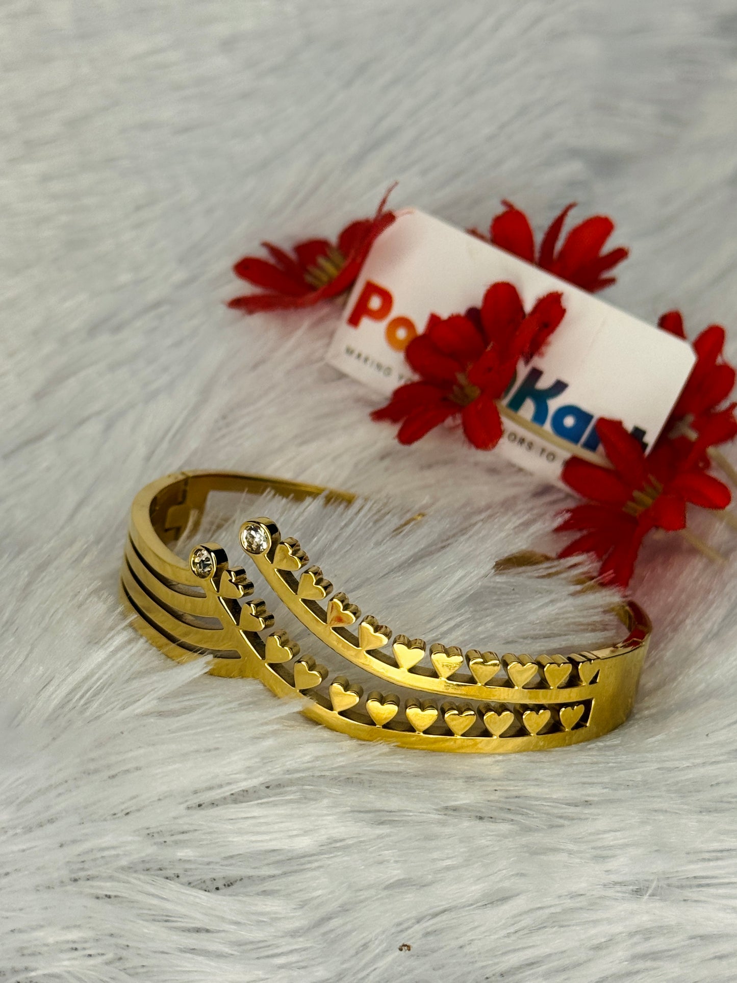 Cuff bangle with Little heart design
