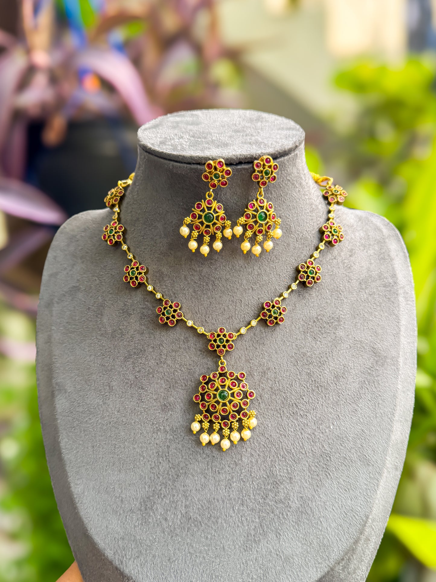 PK111 - Multistone worked flower necklace with earring
