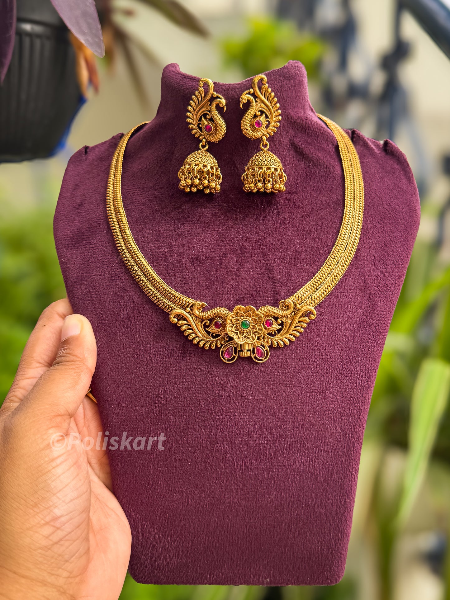 Peacock highlighted screw type necklace with jhumka set