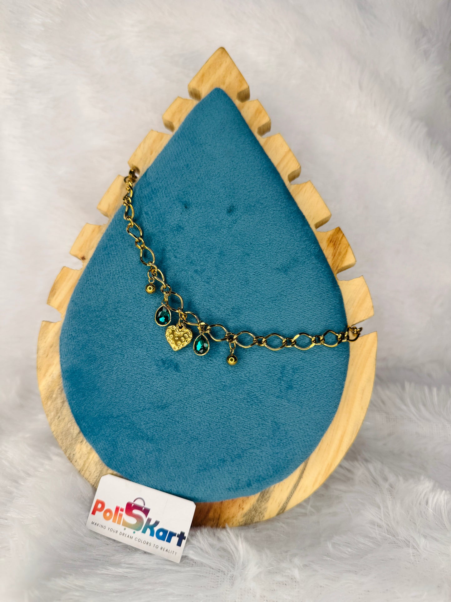 Bracelet - hanging heart and green stone design