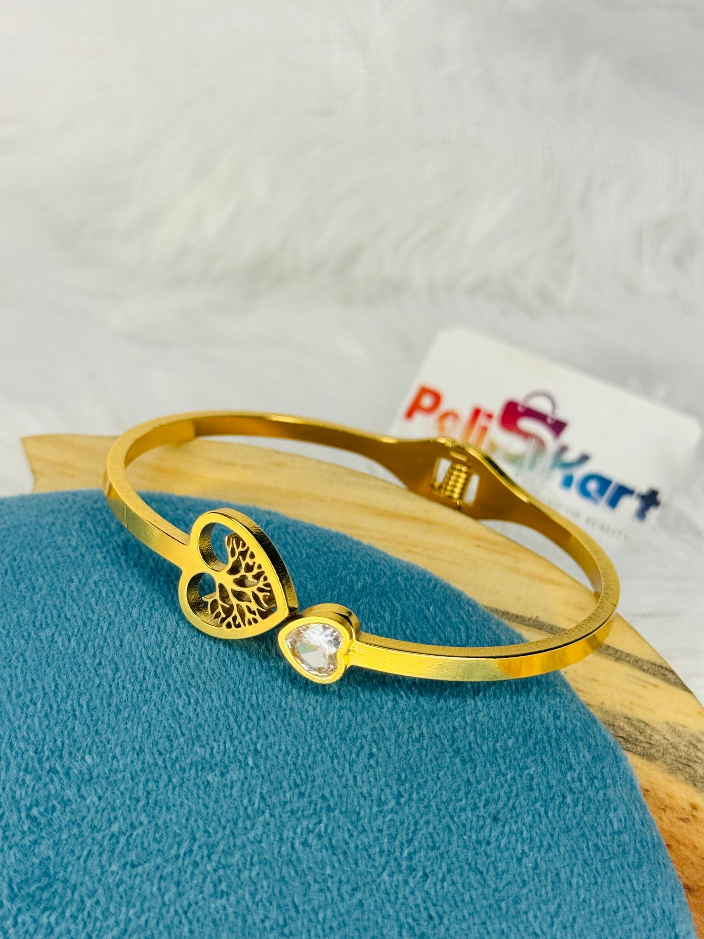 Free size cuff bangle - Heart stone design