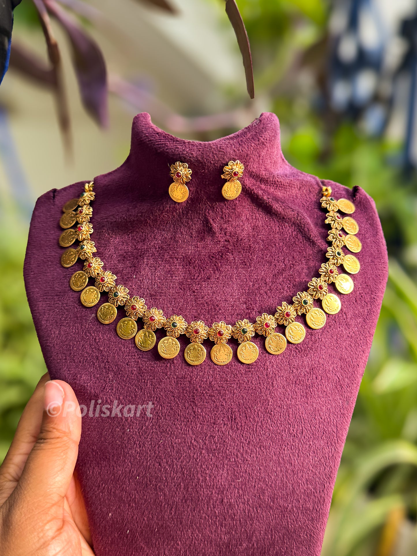 Kasumala and flower designed necklace with earring set