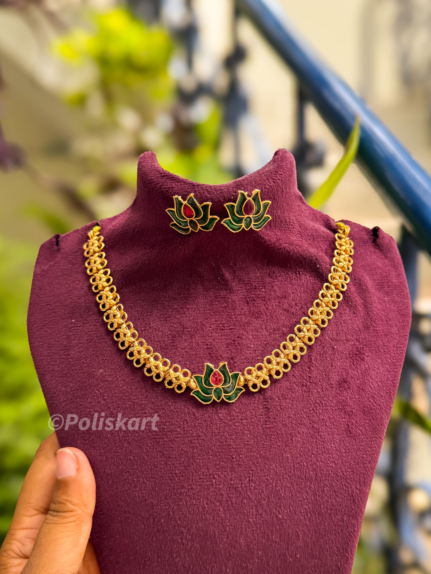 Green lotus chocker with earing