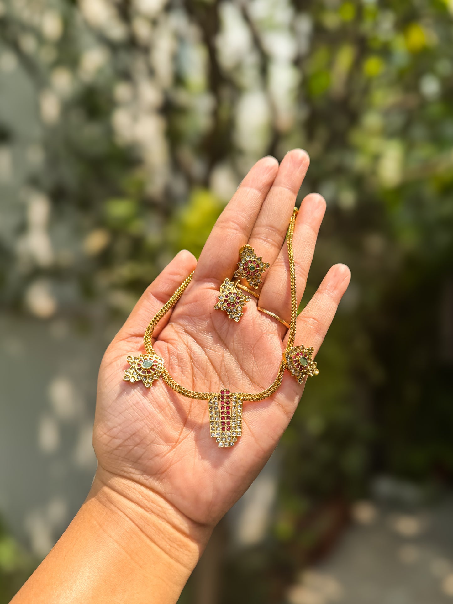Perumal symbol attigai necklace with earring set
