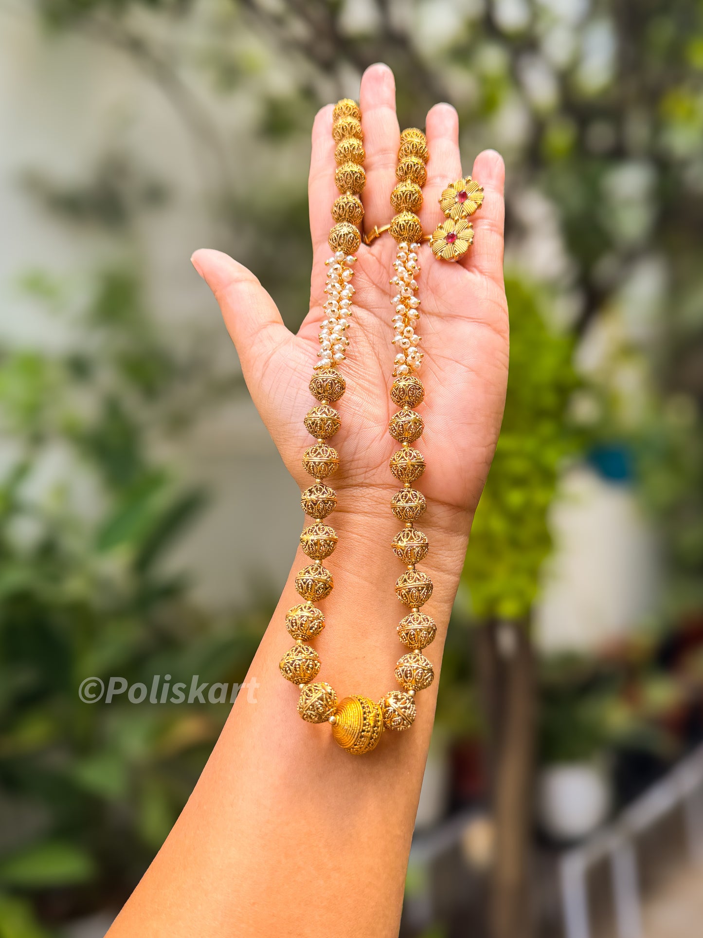 Gold finished gundu ball chain with earring set