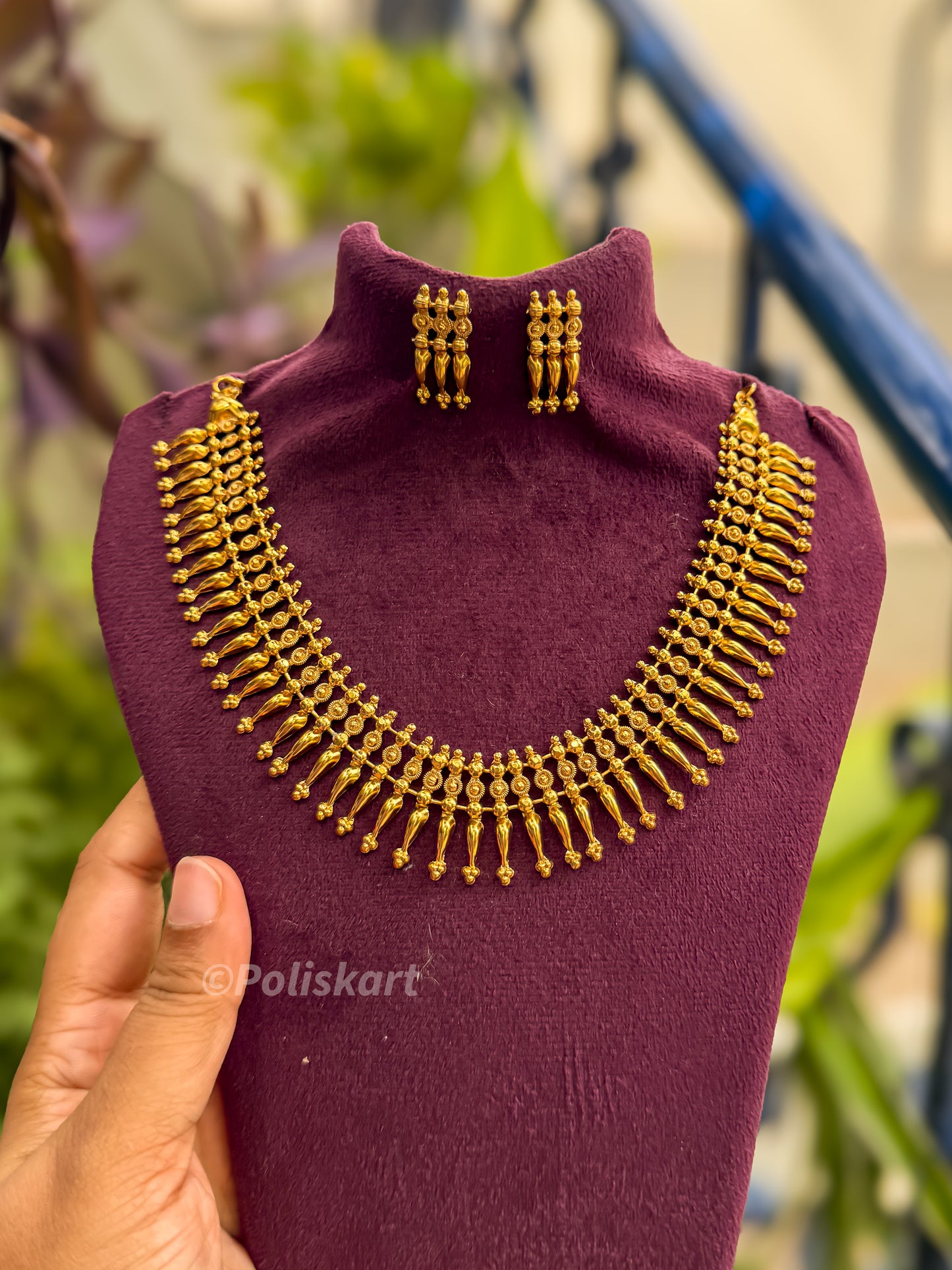 Classic necklace with earing set