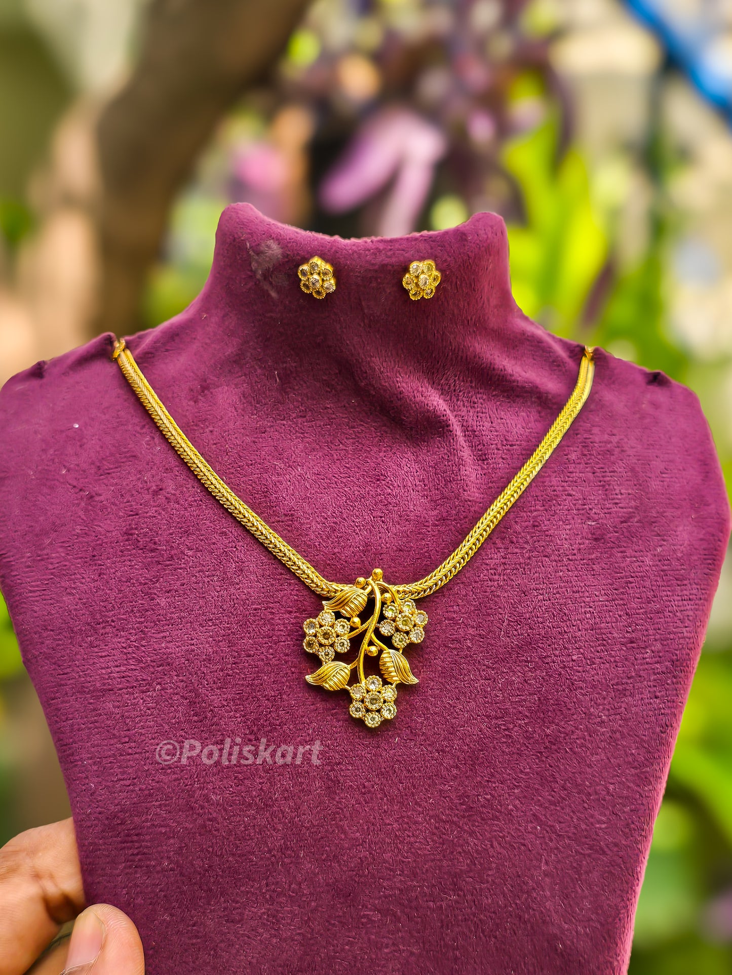 Cute Flower ana leaf design worked necklace with earing set