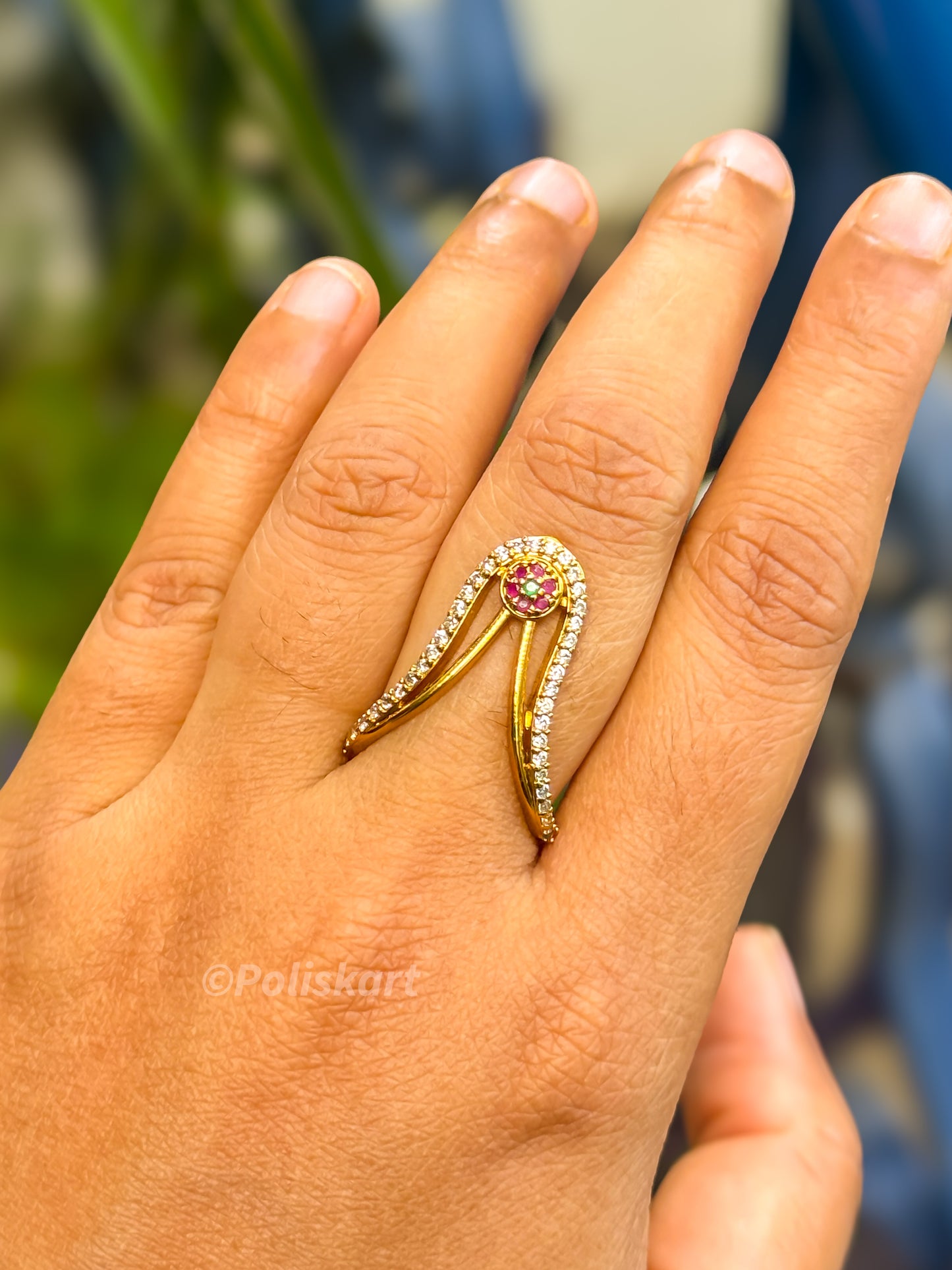 Vangi Ring - White and red stone Flower design - Free size