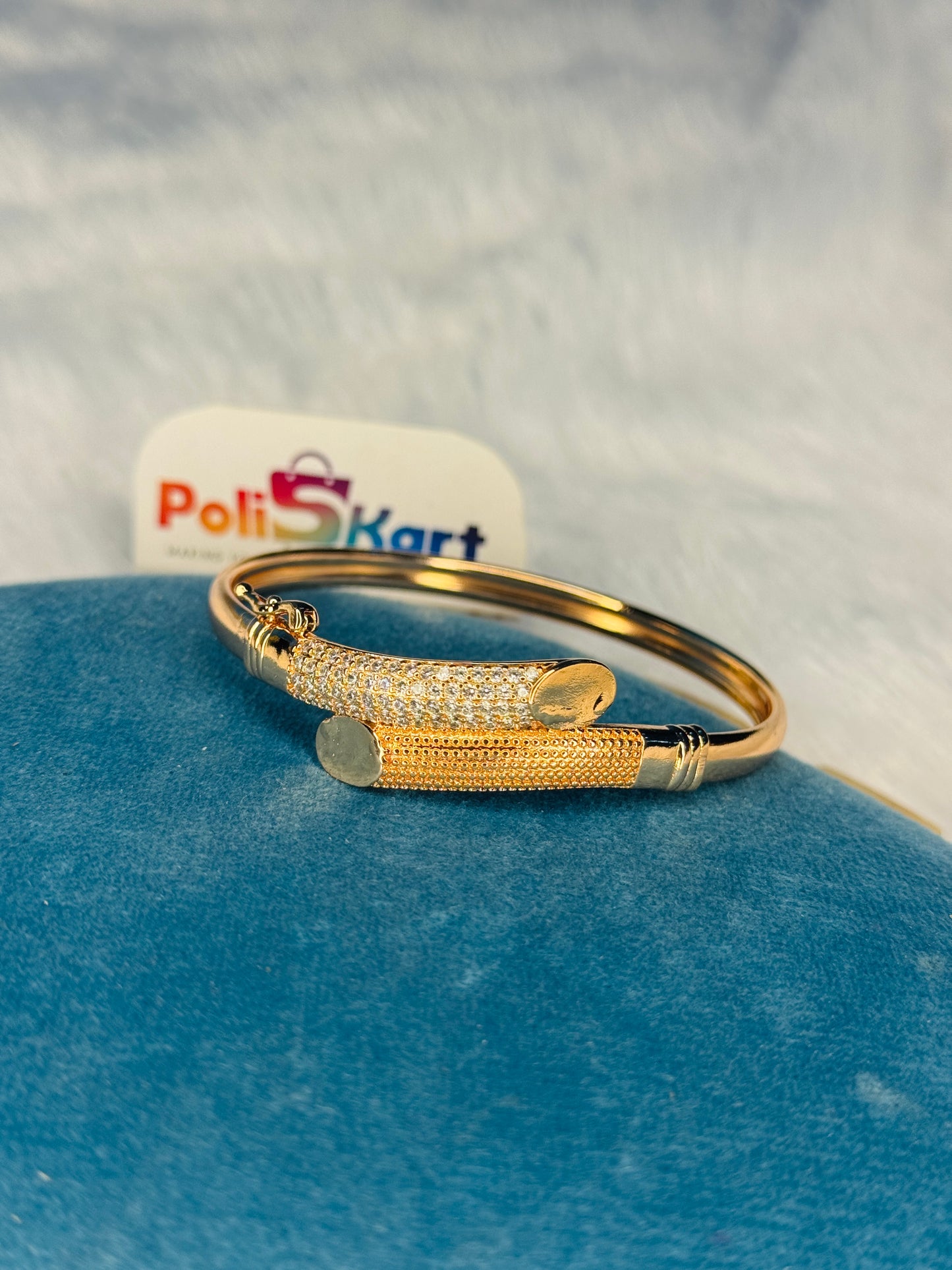 Anit tarnish cuff bangle Free size - Diamond and gold design