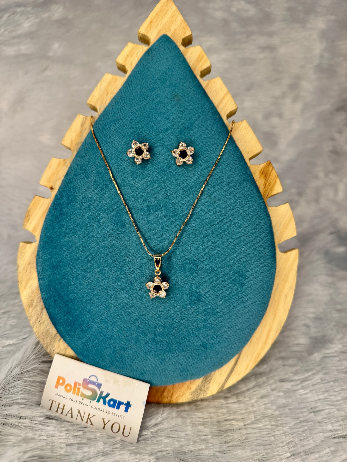 Rose gold jewel - flower design