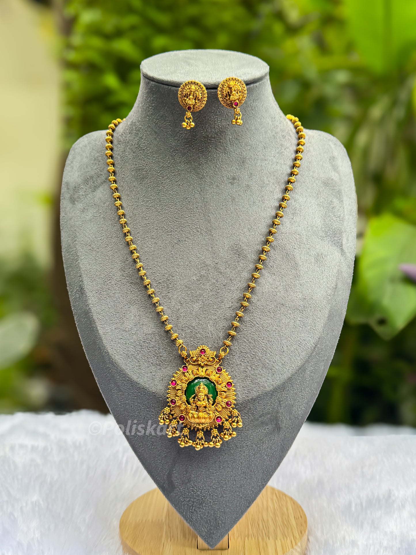 PK056 - Chain with stone worked lakshmi pendent with earing