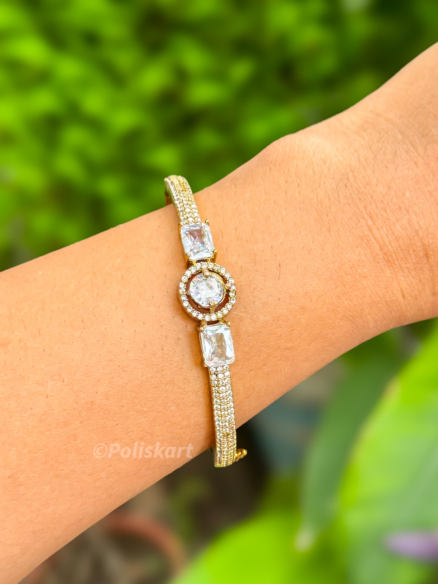 PK069 - Free size Bracelet bangle - White Stone worked design