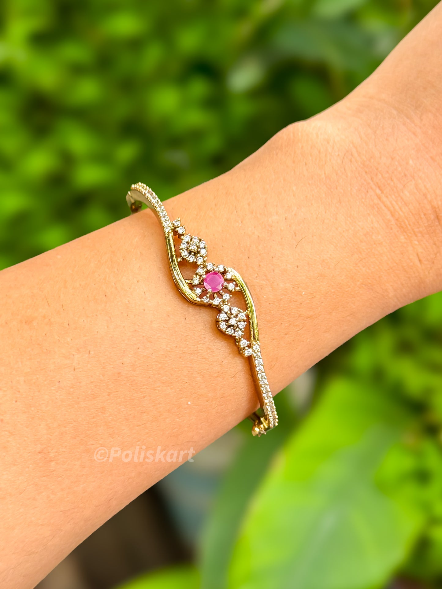 PK063 - Free size Bracelet bangle - Ruby and white flower design