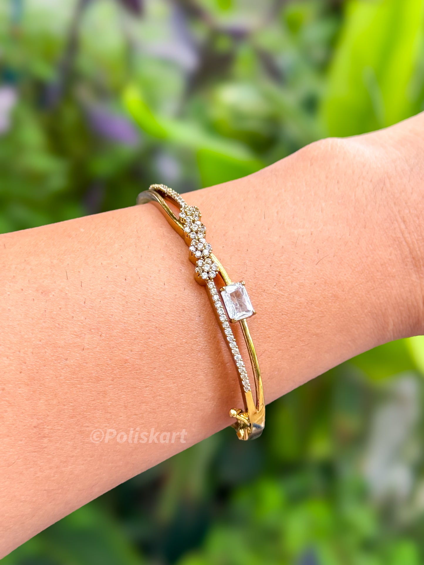 PK072 - Free size Bracelet bangle - White square Stone worked design