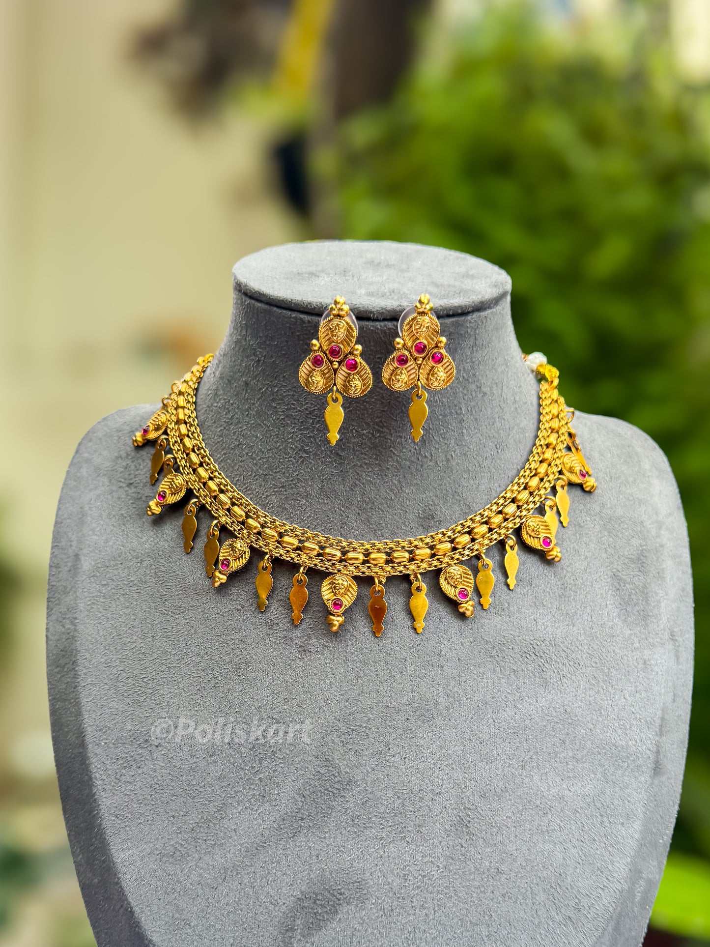 Elakkathali- stone worked leaf design