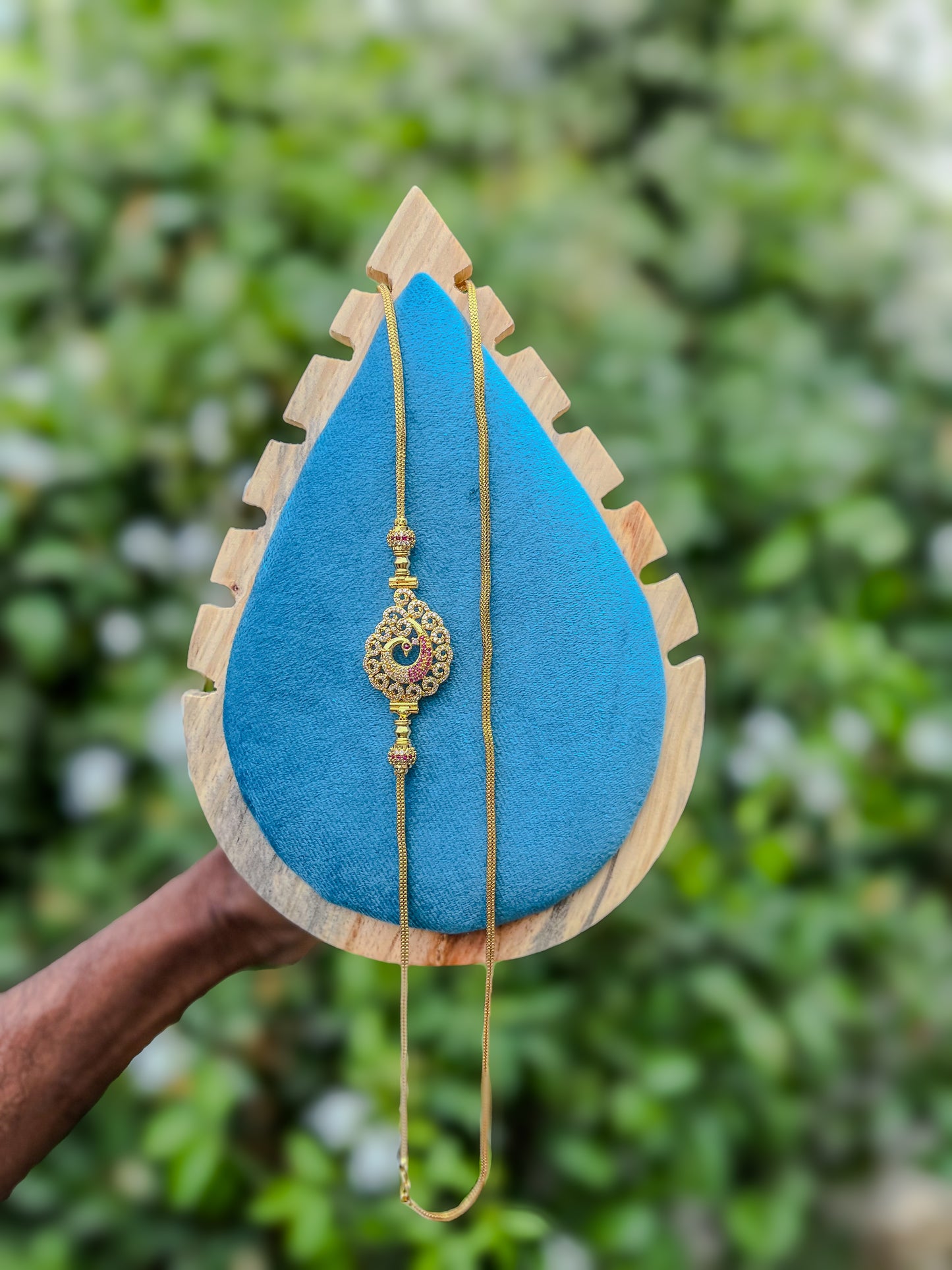 24 inch red and White peacock stone worked Mugappu chain