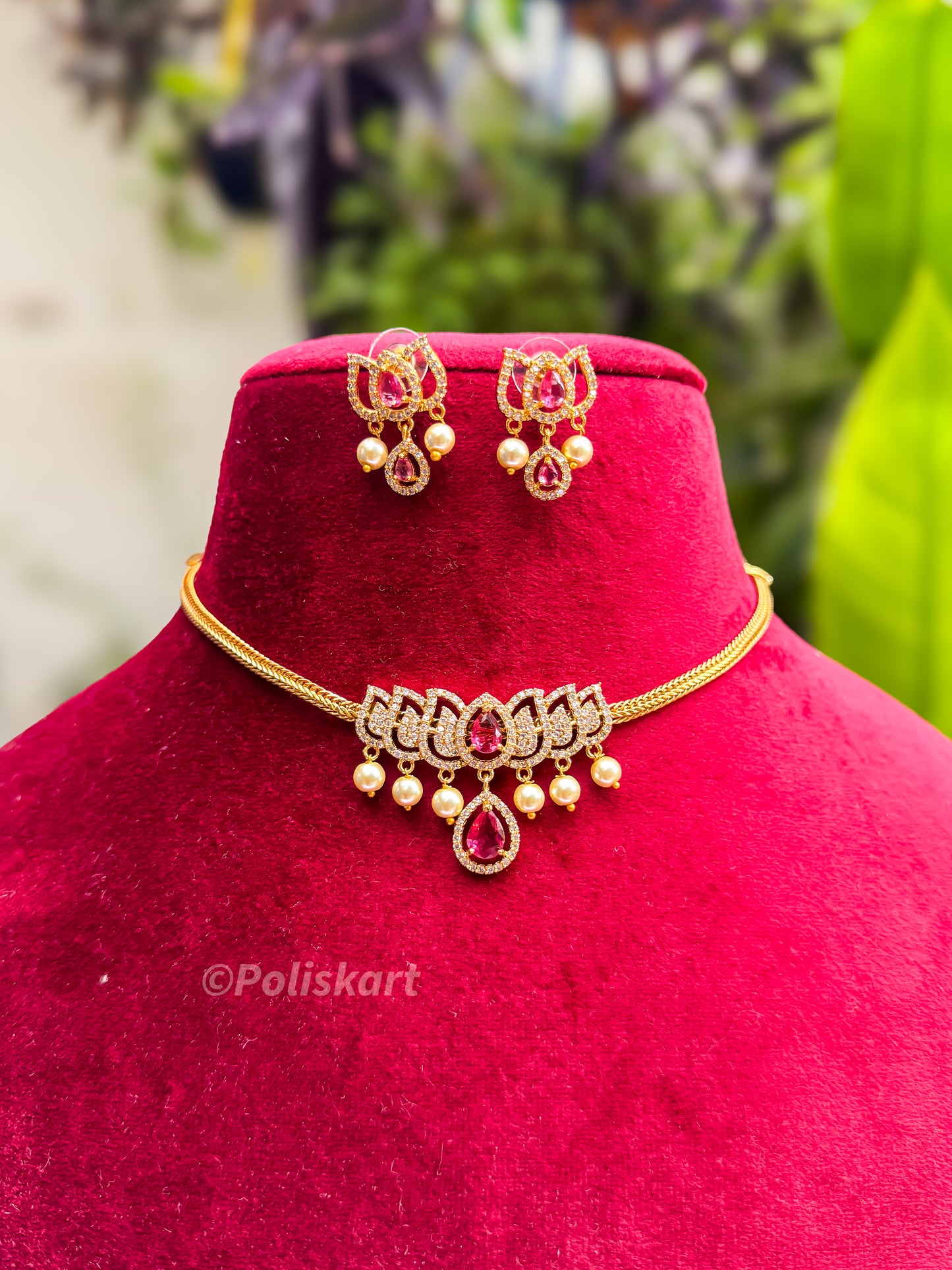 PK125 - Stone worked lotus attigai with earing