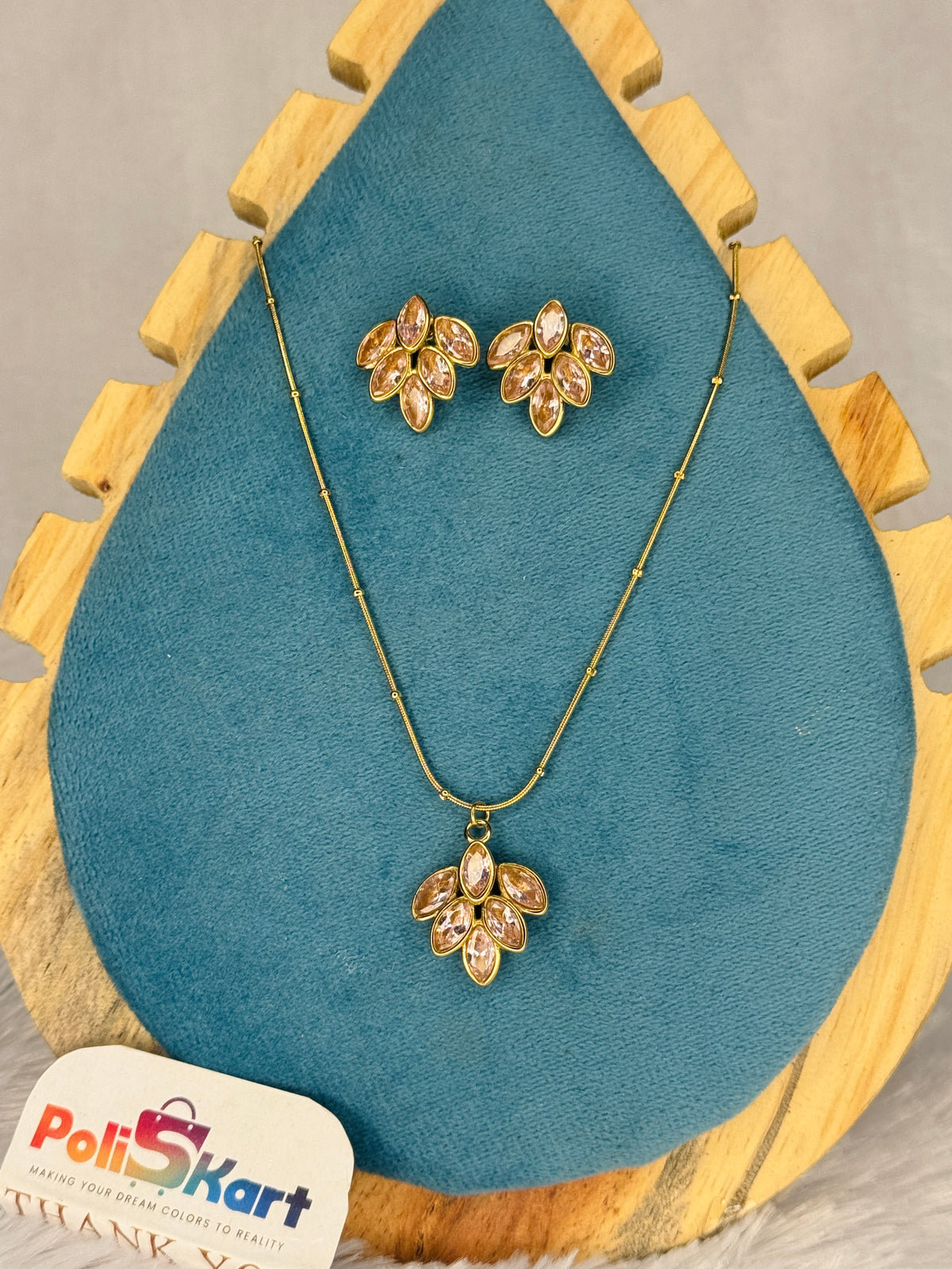 PK151 - Anti-tarnish chain with stud - Pink petal design