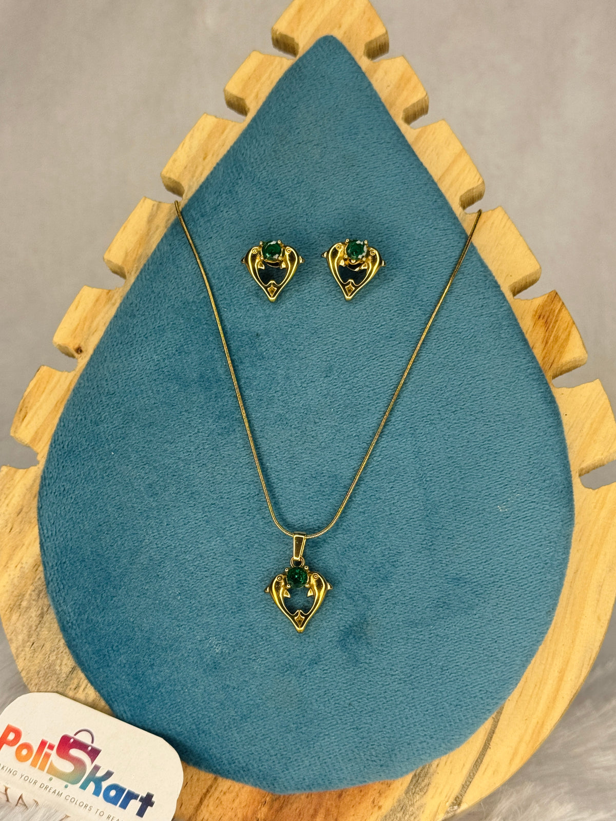 PK149 - Anti-tarnish chain with stud - green dolphin design