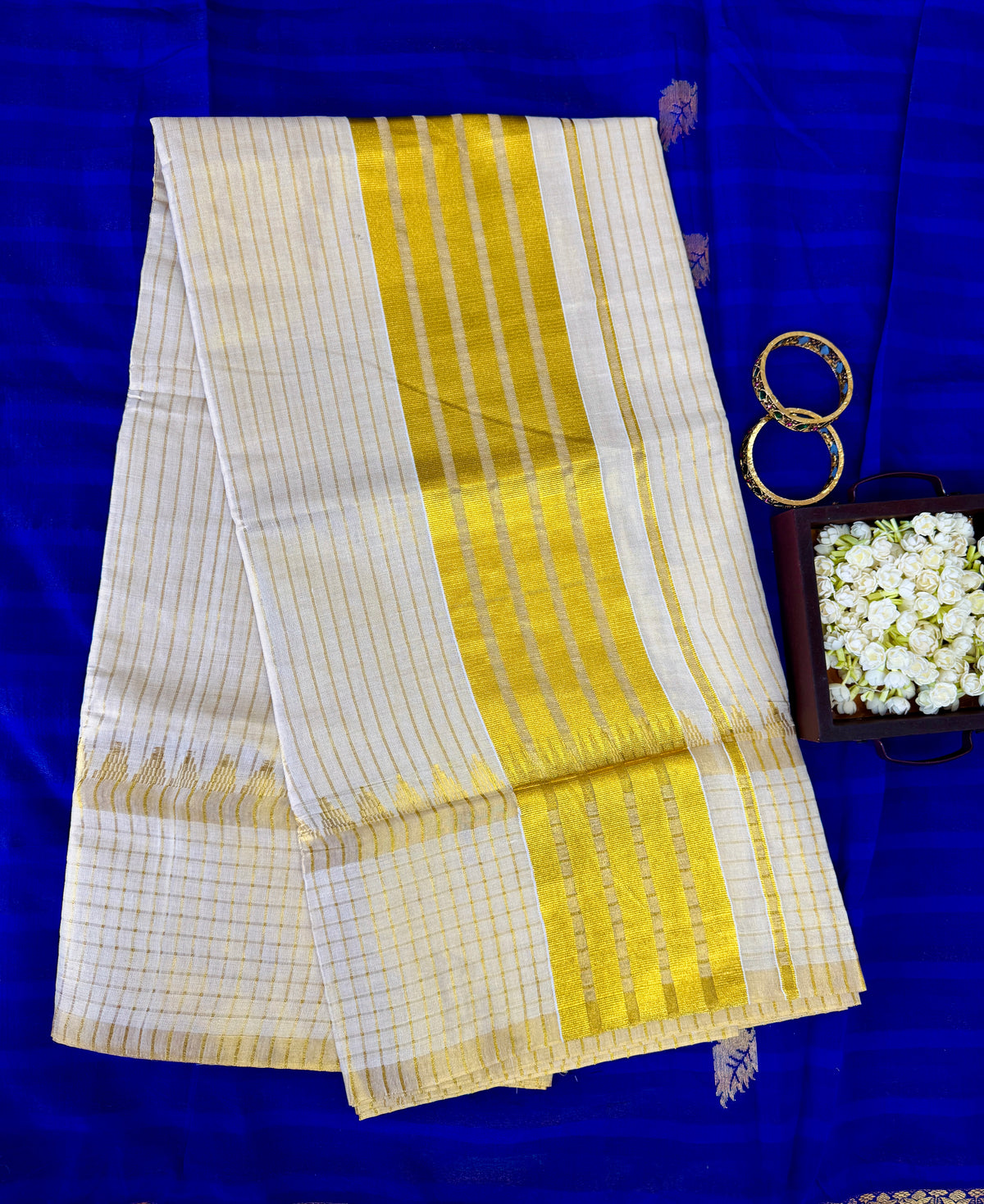 PK141 - Pure kerala saree with Stripe and gopura border design with blouse