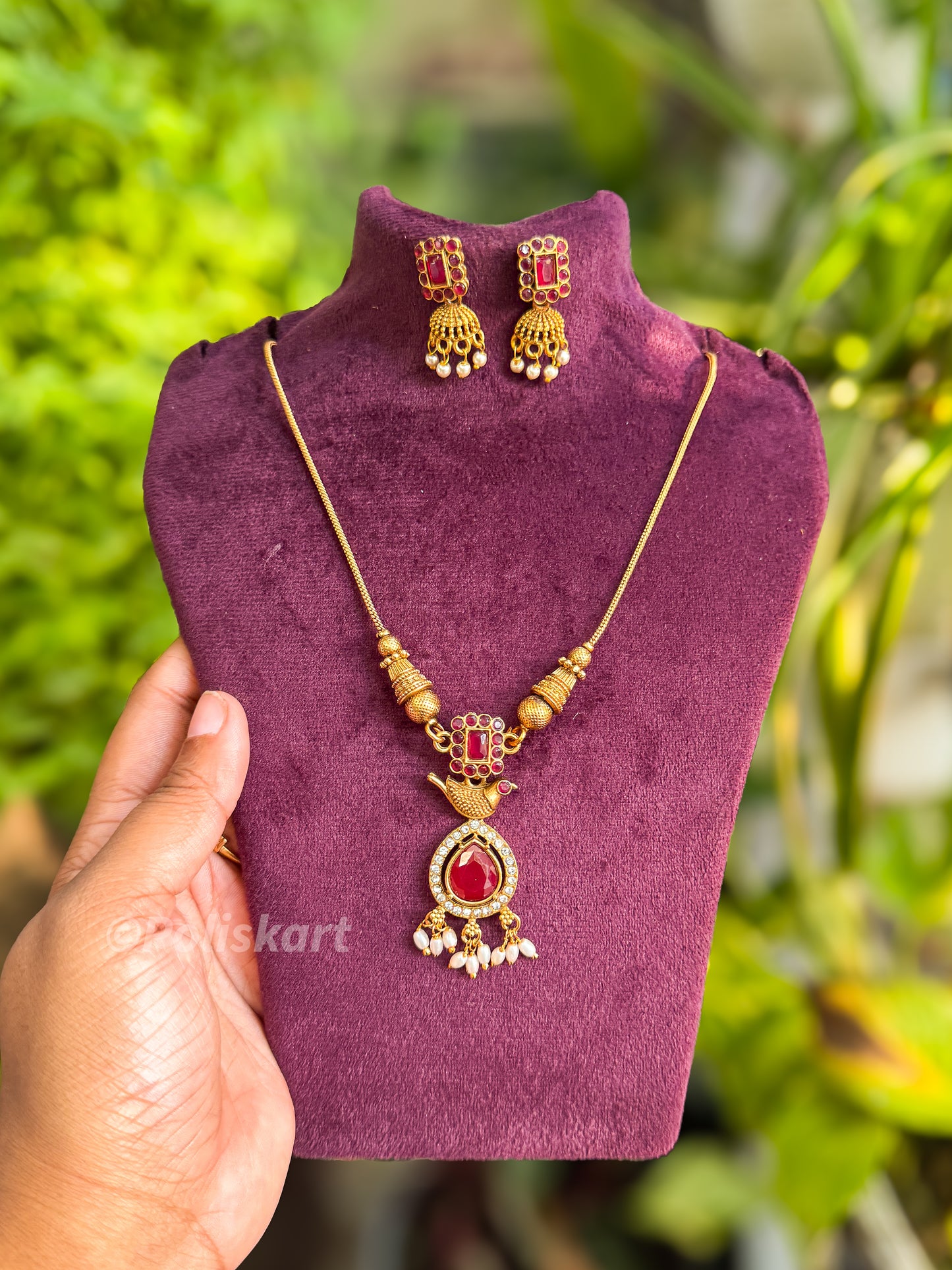 Rubi stone worked kili pendant with earring set