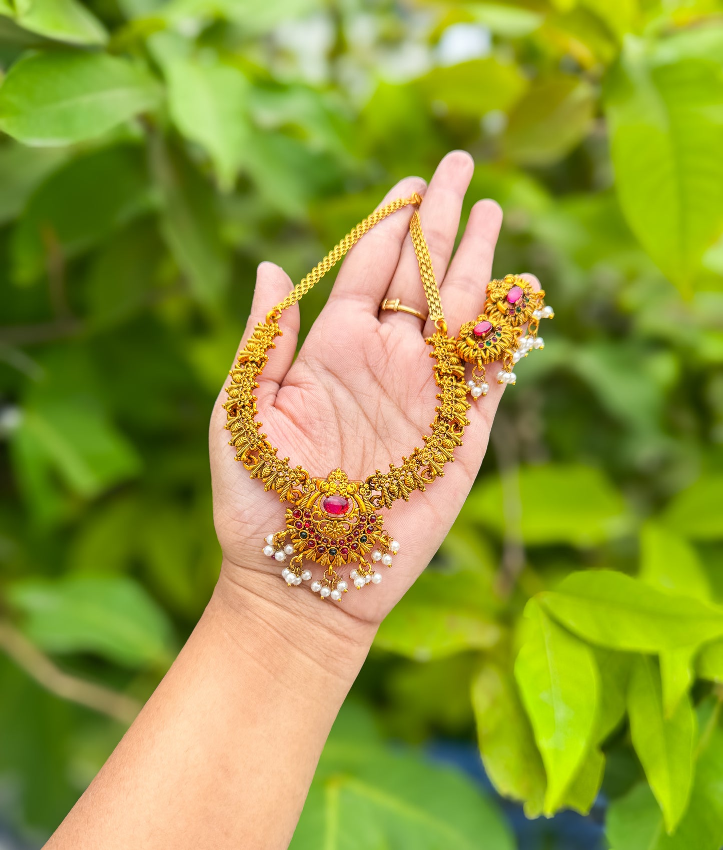 Simple rubi and pearl worked necklace with earing