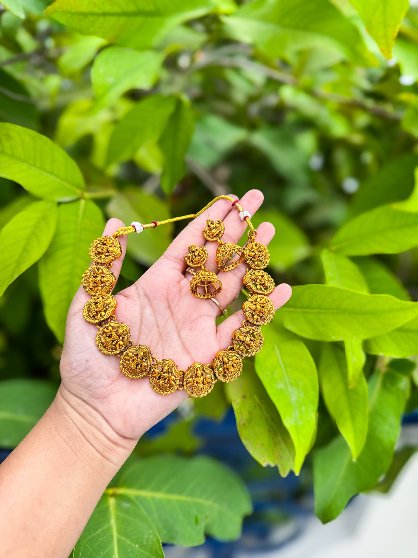 Simple lakshmi necklace with jumka set