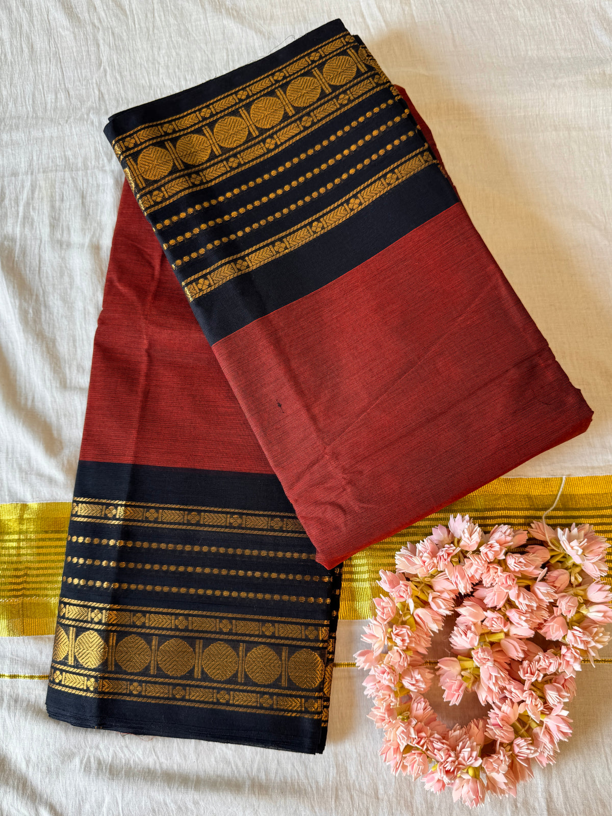 PK202 - Original Trending kanchi cotton Saree - Red and Black color with blouse