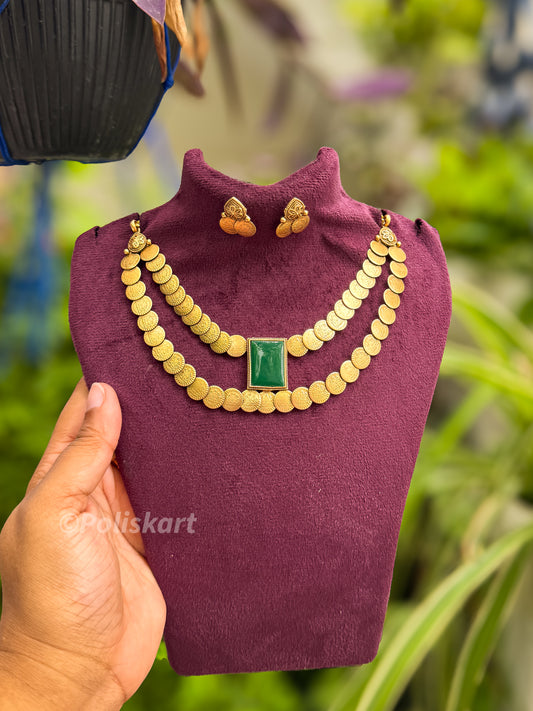 Fusion of kasumala and emerald stone design of necklace with
