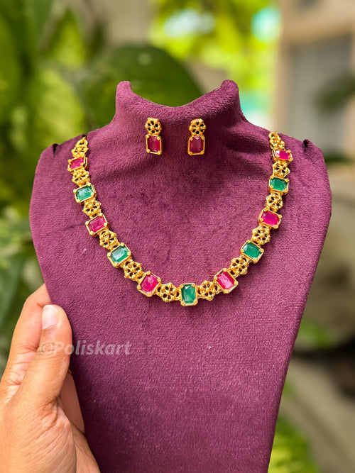 Simple rubi and emerald stone worked necklace set