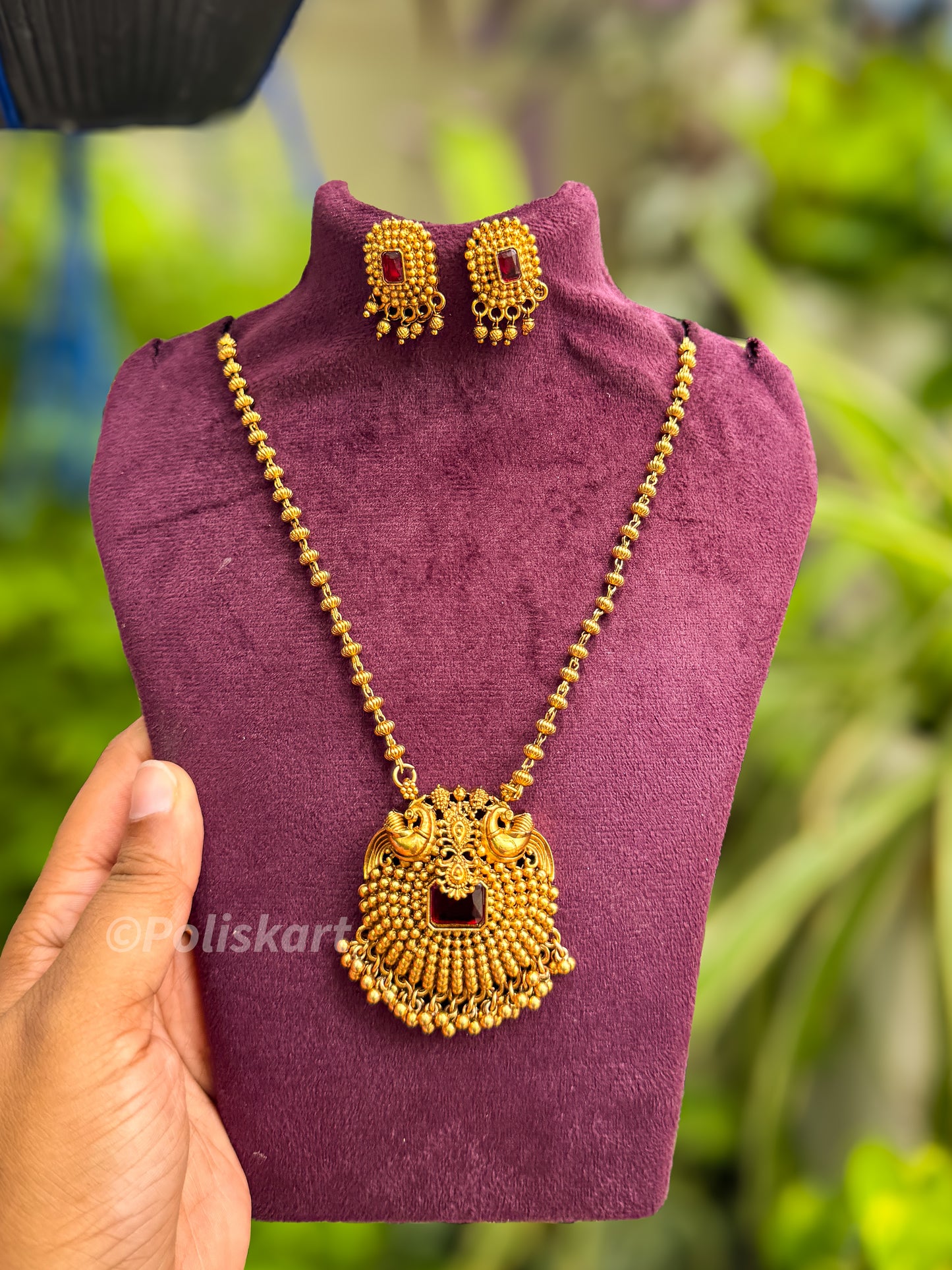 Peacock highlighted Pendant with beads chain and earring set