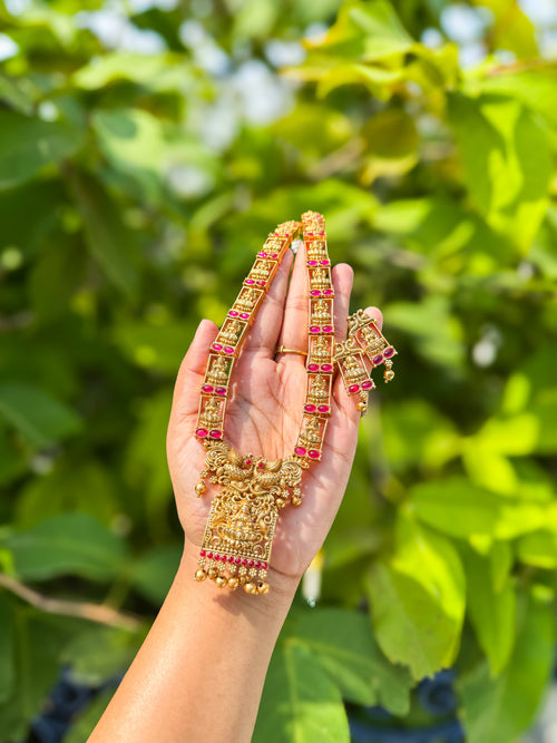 Stylish Lakshmi highlighted square design haram with earring set