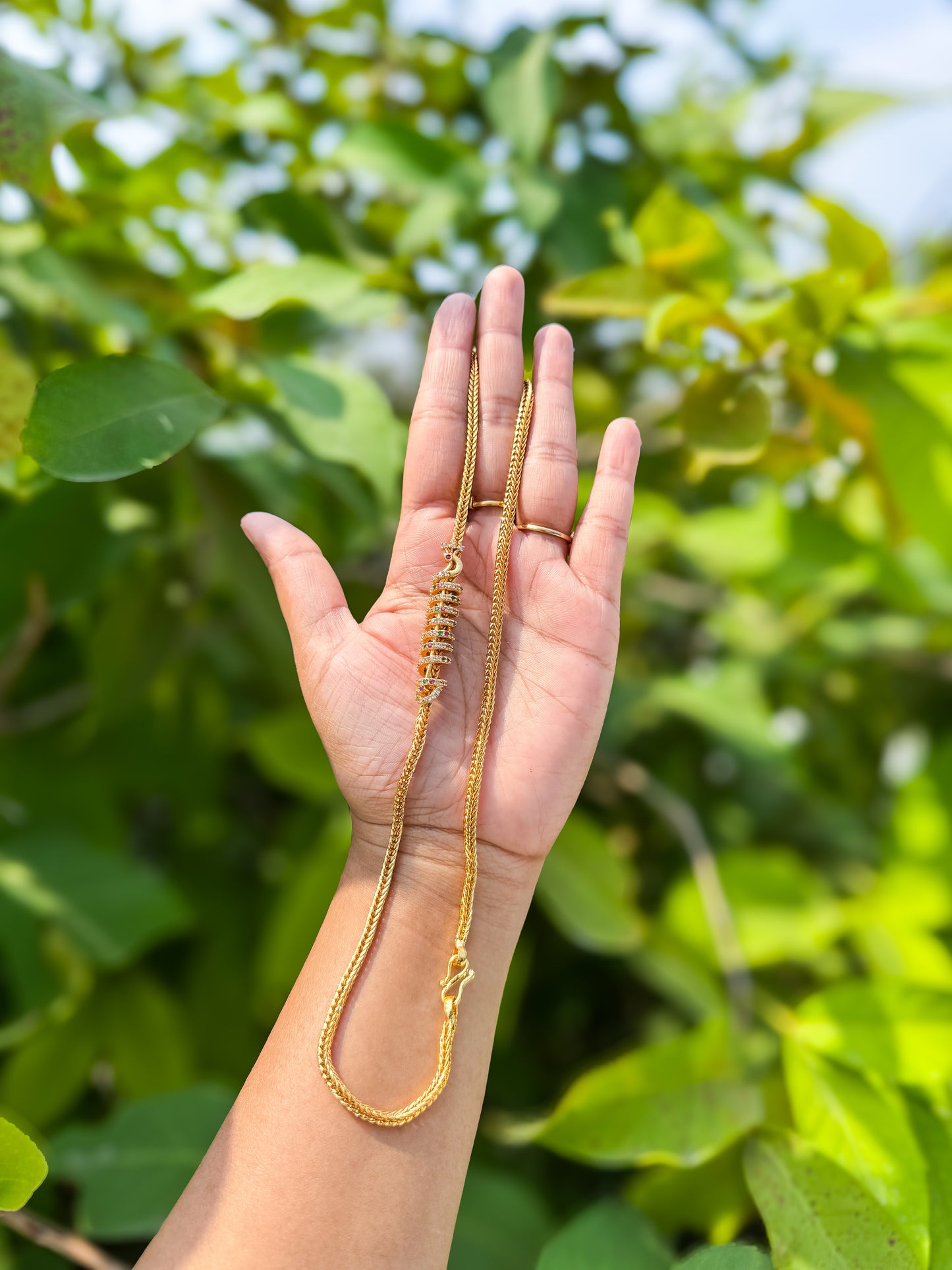 24 inch premium curled and stone worked mugappu chain red/multicoor