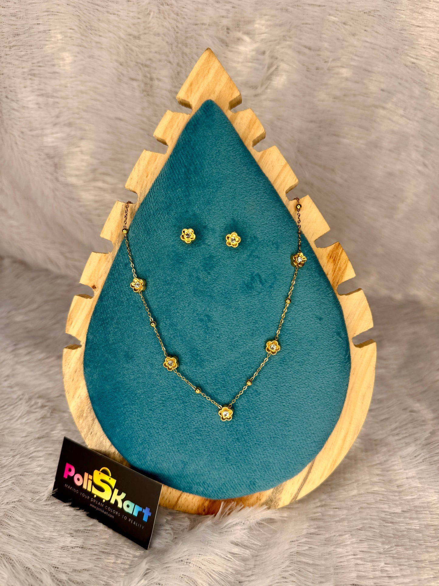 Flower stone worked neck piece with earring set