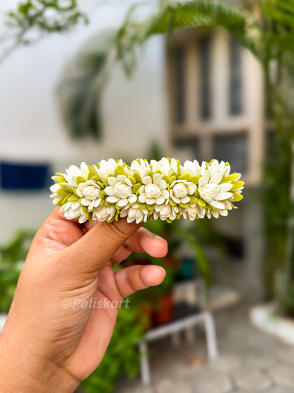 PK236 - Handmade malli & leaf designed clip