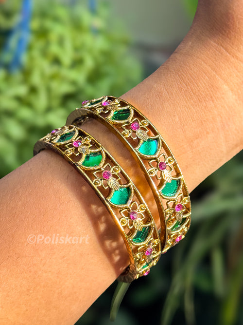 Pair of Trending Green palakka type bangle – alternate view