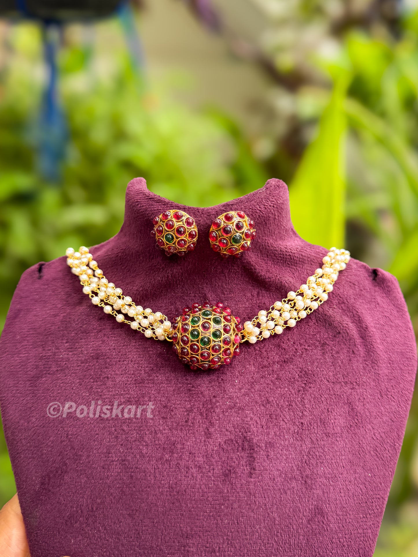 Trending pearl chocker with earing