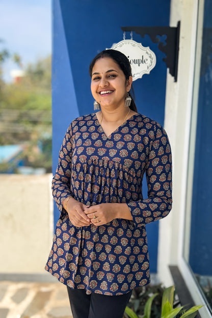 Sakhi - Full sleeve cotton short Kurti