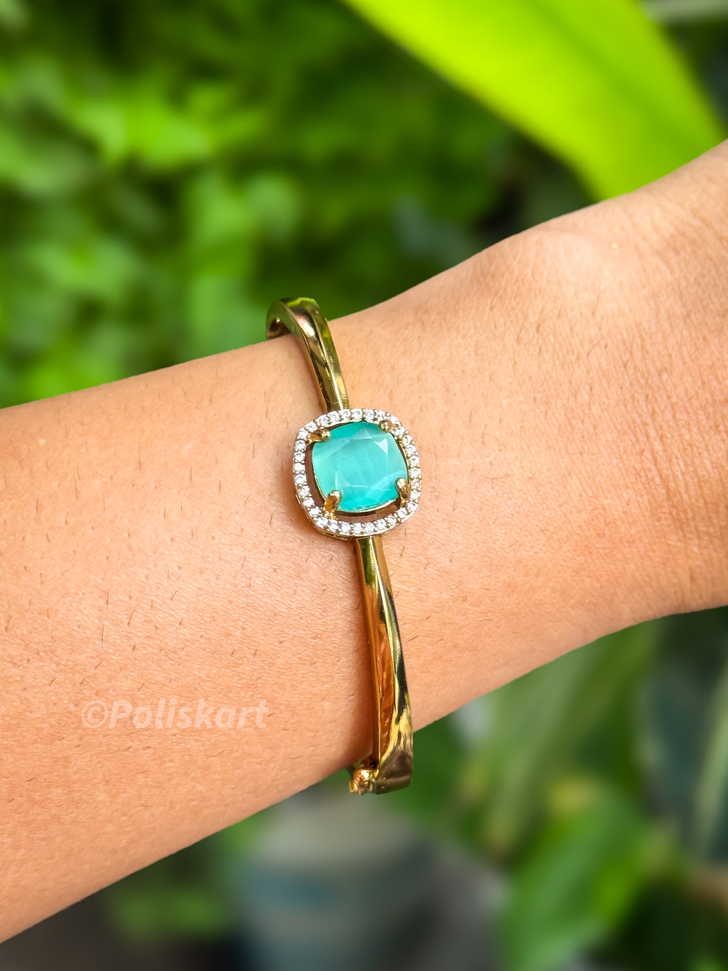 Free size cuff bangle Emarald and white stone worked design