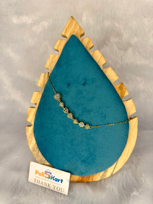 Bracelet with white stone worked design