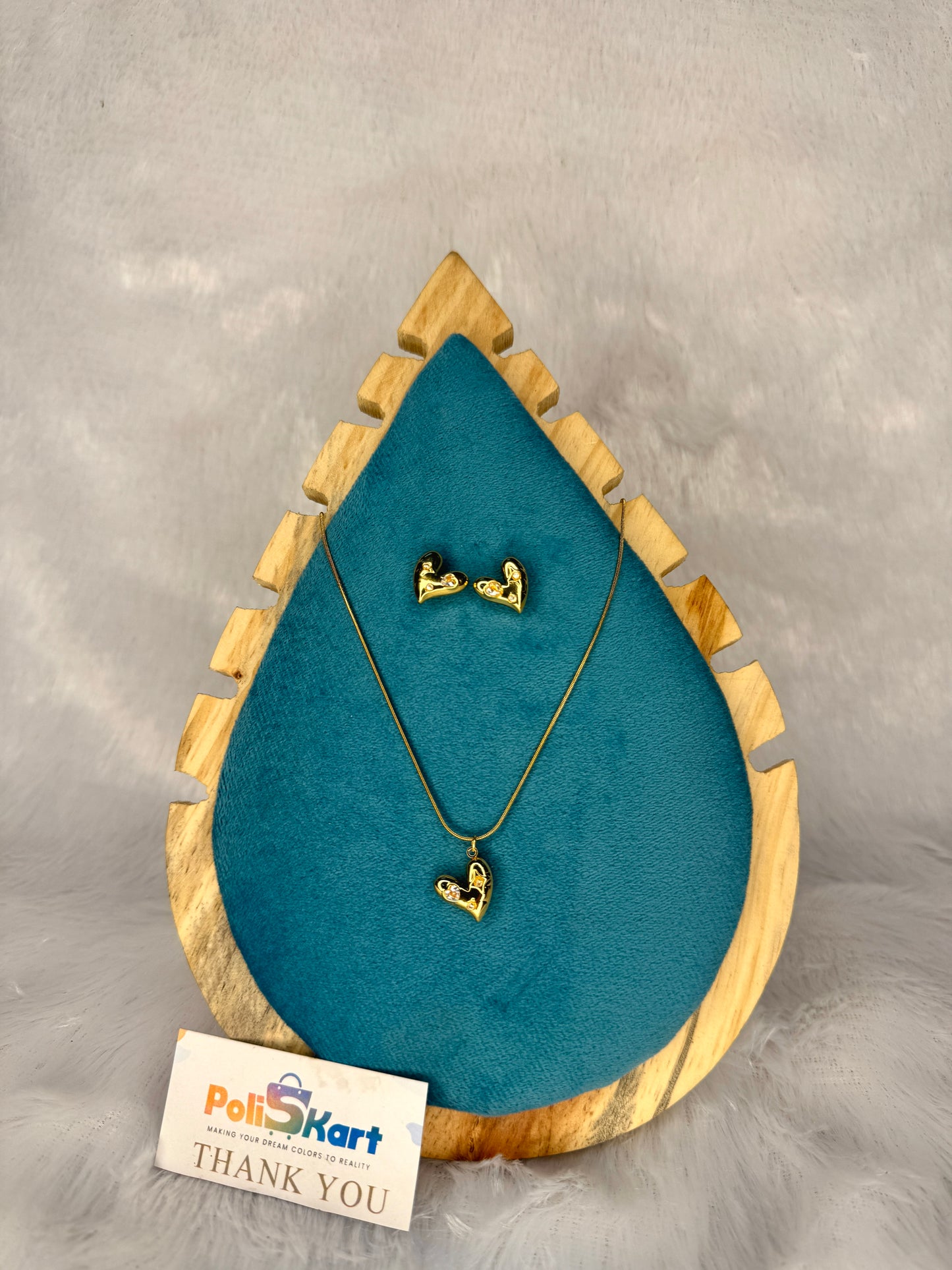 Heart designed chain with pendant and stud