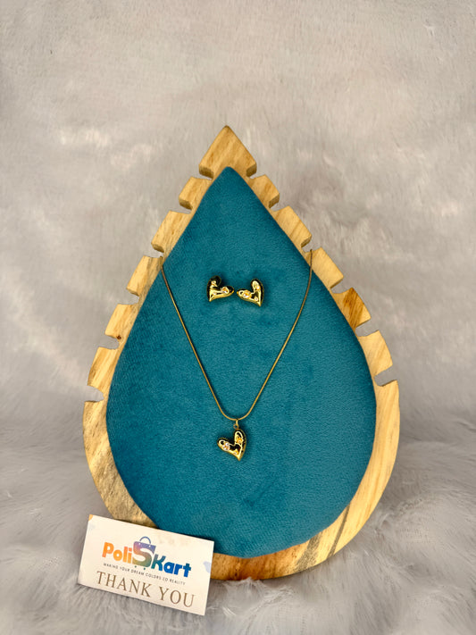 Heart designed chain with pendant and stud
