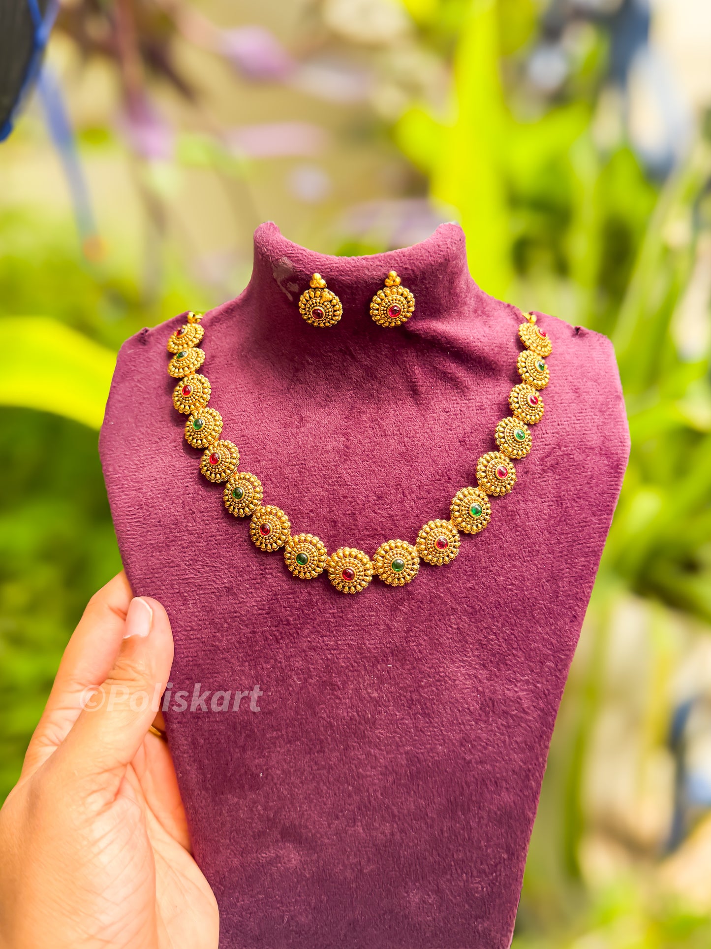 Flower designed necklace with earing