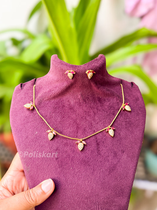 Chain with stone worked leaf design and earing set