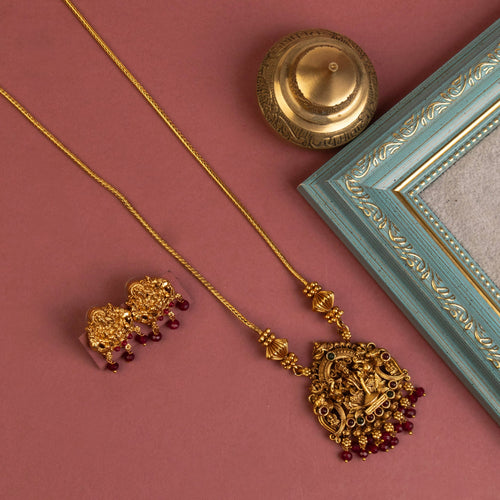 Gold finished Chain with heavy worked Pendant and Earring set