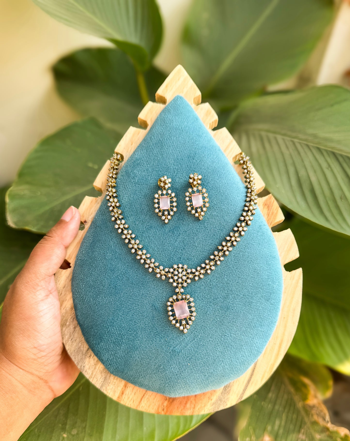Diamond finished flower stone worked necklace with earring - pink