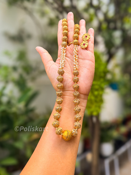 Gold finished gundu ball chain with earring set