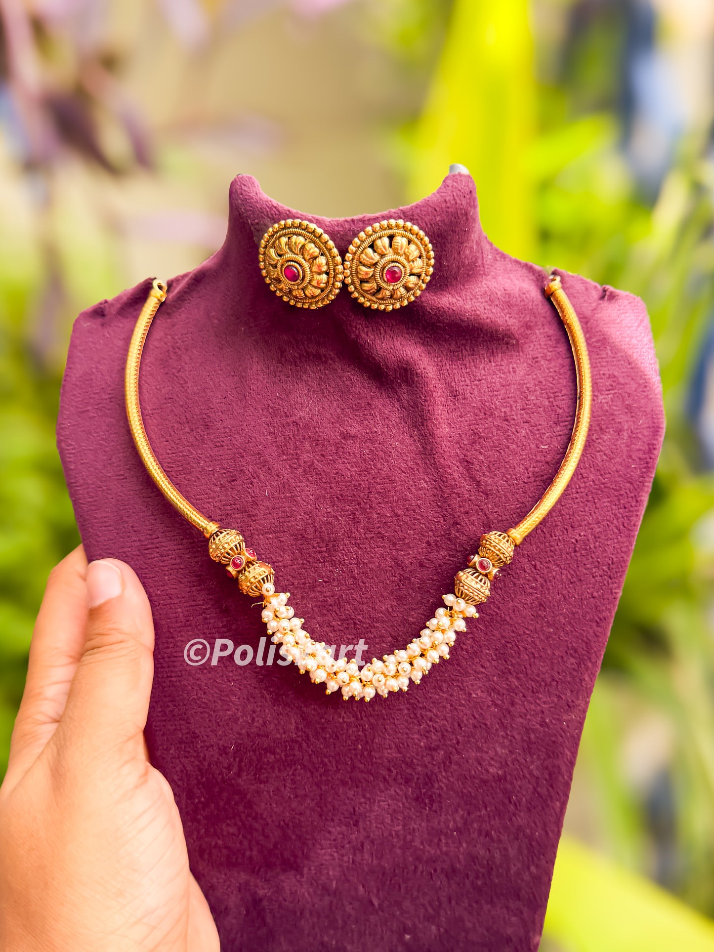 Pearl worked necklace with earing