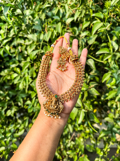 Elegant Pearl detailed Lakshmi Necklace with earring