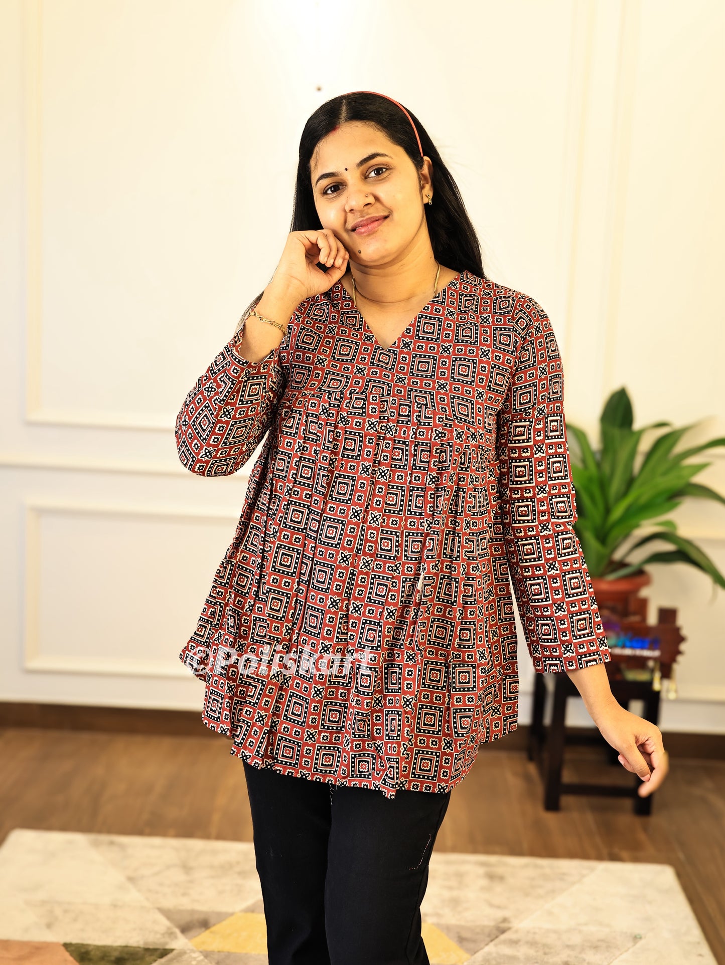 Shakshi - Short kurta Alia cut